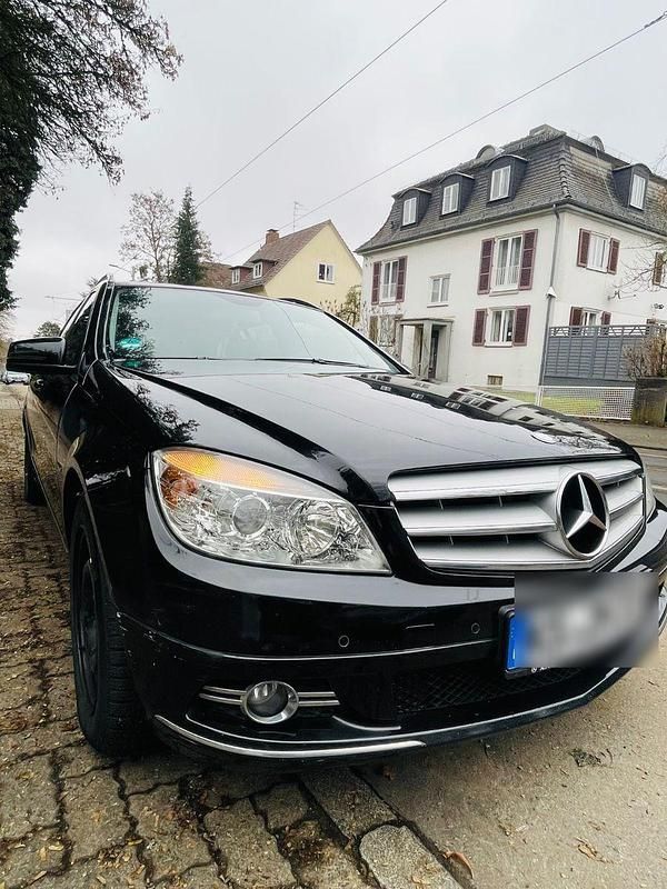 Gebraucht Mercedes C180 156 PS (114 kW) 2010 Schwarz Kombi