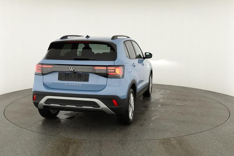 Neu VW T-Cross Life 2026 Clear blue metallic SUV
