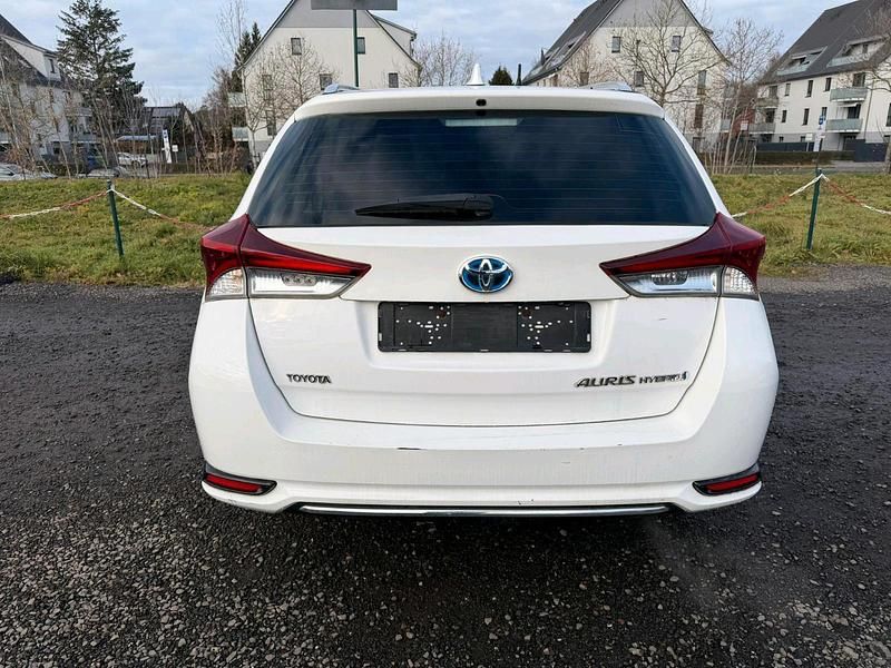 Gebraucht Toyota Auris Hybrid 100 PS (73 kW) 2017 Weiß Kombi
