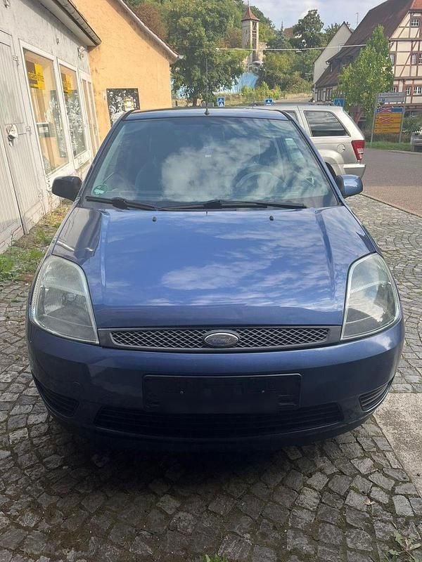 Violet Gebraucht 2005 Ford Fiesta Kleinwagen | 900 € (Guter Preis) - Bild 1/4