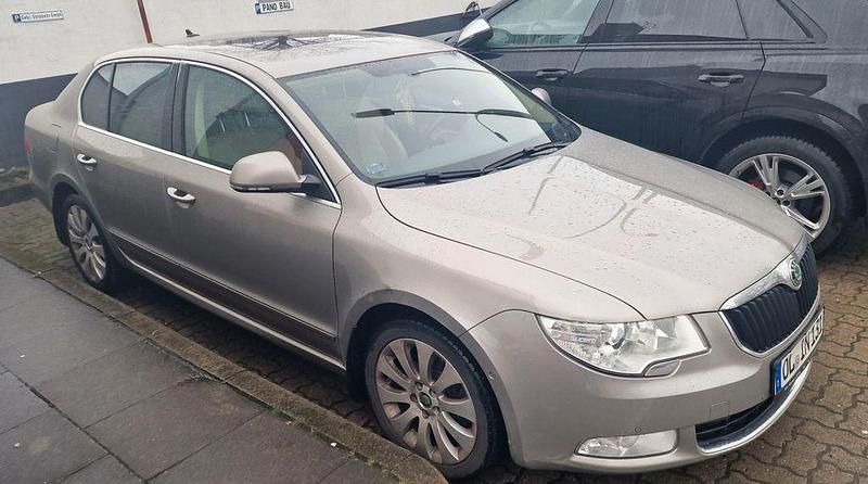 Beige Gebraucht 2012 Skoda Superb Elegance Limousine | 8.800 € (Teuer) - Bild 1/4
