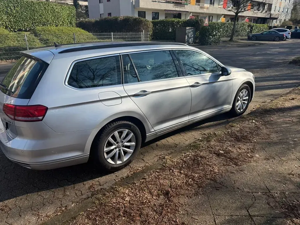Gebraucht VW Passat Comfortline 150 PS (110 kW) 2017 Silber Kombi