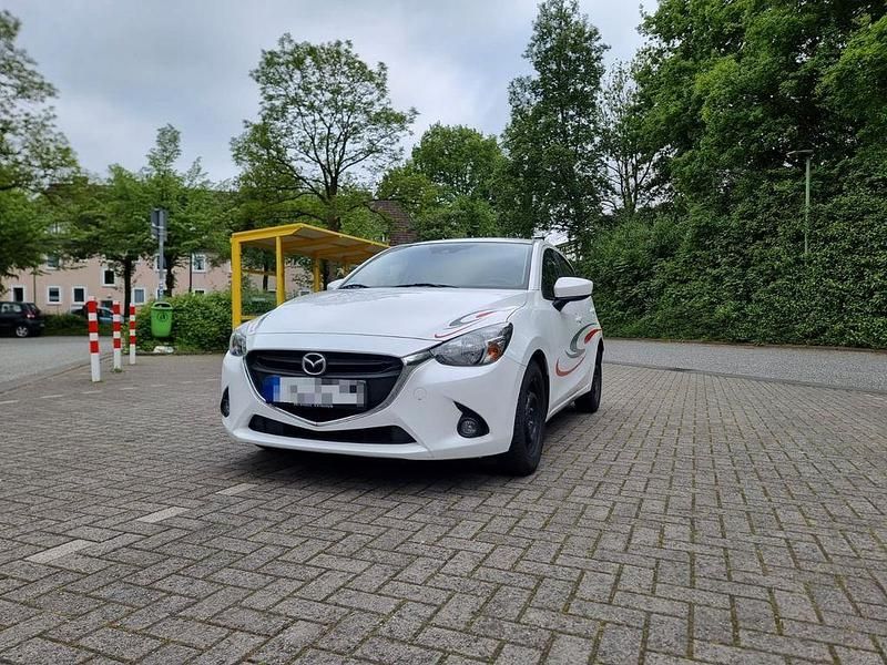 Gebraucht Mazda 2 Nakama 90 PS (66 kW) 2016 Weiß Limousine