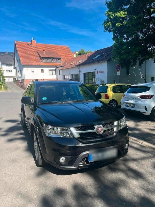 Schwarz Gebraucht 2013 Fiat Freemont SUV | 11.700 € (Etwas zu teuer) - Bild 1/4