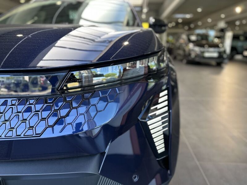 Gebraucht Renault Scenic E-Tech Techno 160 kW (218 PS) 2024 Blau SUV