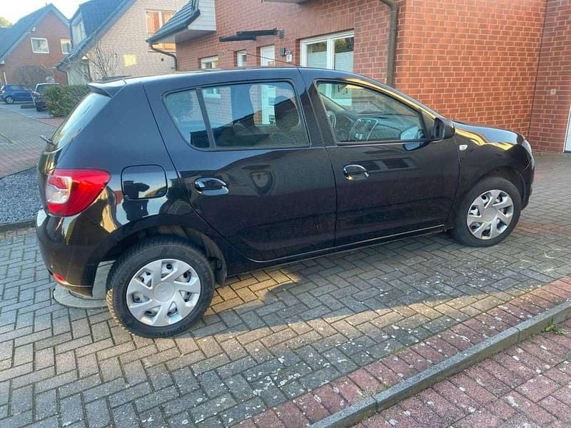 Gebraucht Dacia Sandero 90 PS (66 kW) 2016 Schwarz Limousine