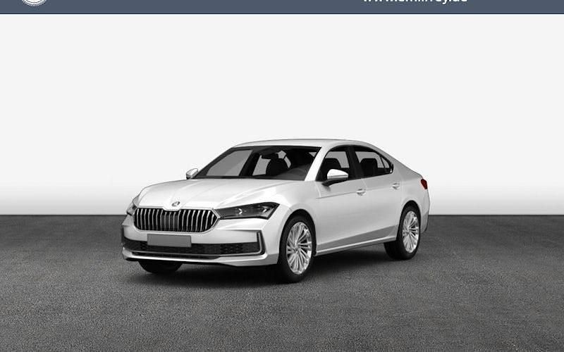 Neu Skoda Superb Selection 150 PS (110 kW) 2026 Kristallweiß uni Kombi