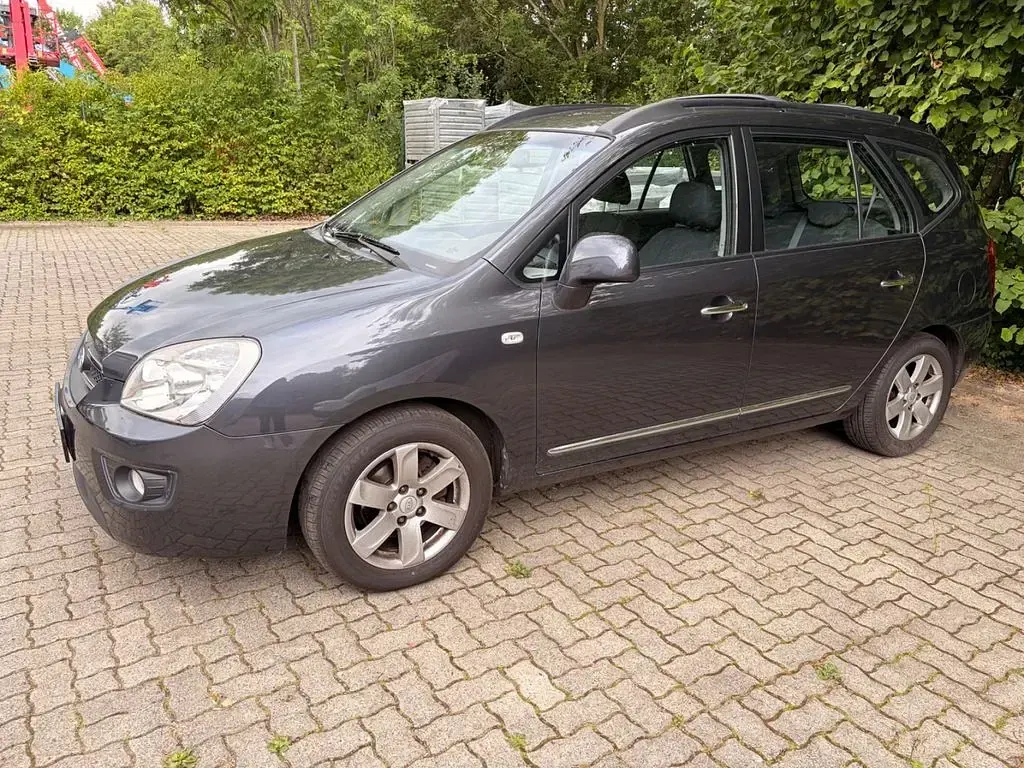 Gebraucht Kia Carens 144 PS (105 kW) 2008 Grau Van / Kleinbus