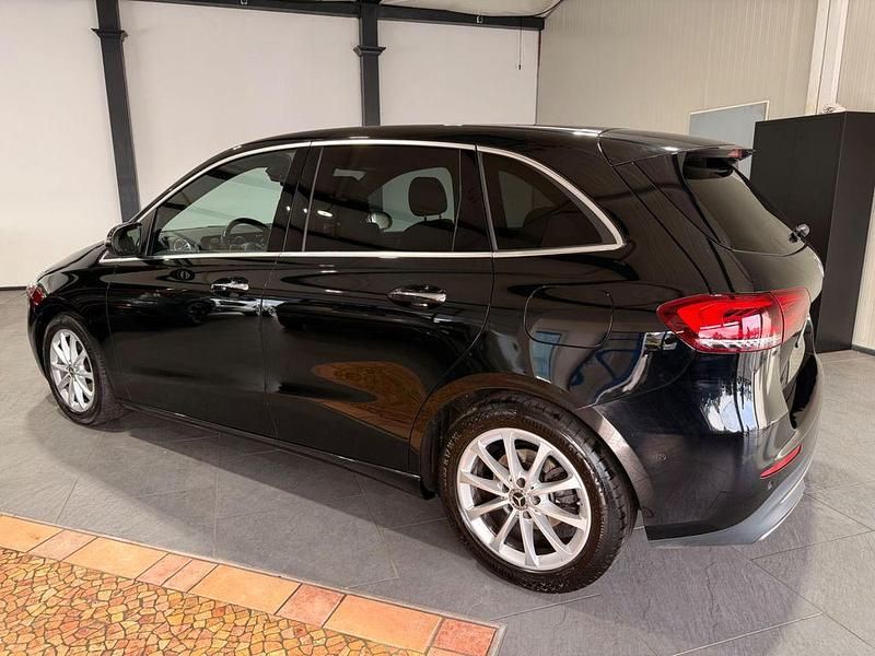 Gebraucht Mercedes B180 116 PS (85 kW) 2020 Schwarz Van / Kleinbus