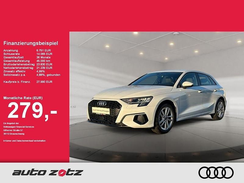 Weiß Gebraucht 2022 Audi A3 Sportback Advanced Plus Limousine | 27.990 € (Teuer) - Bild 1/4