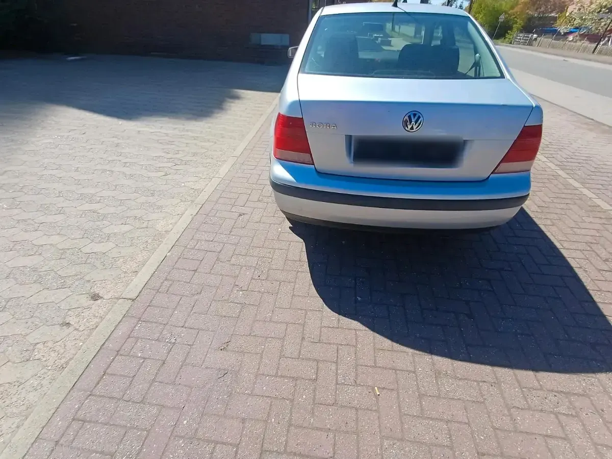 Gebraucht VW Bora 74 PS (54 kW) 2003 Silber Limousine