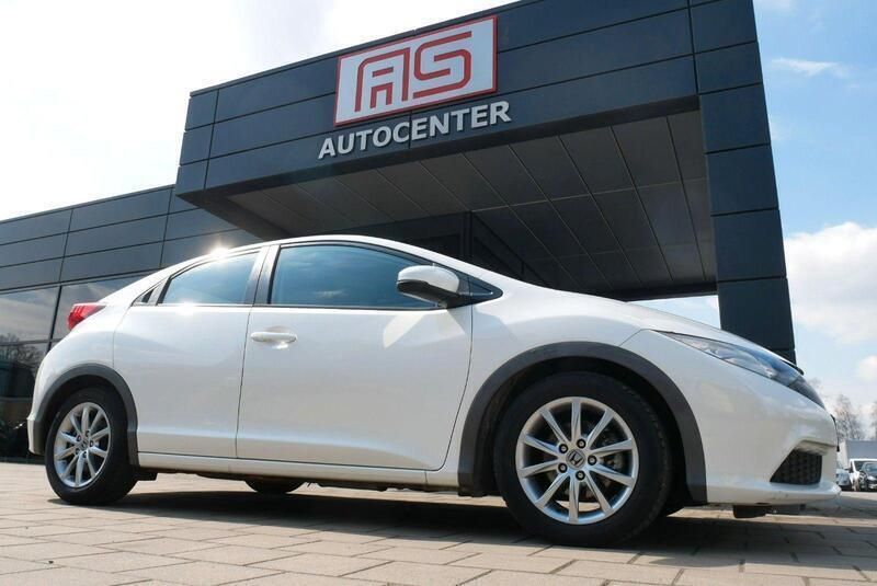 Weiß Gebraucht 2014 Honda Civic Comfort Limousine | 9.990 € (Fairer Preis) - Bild 1/4