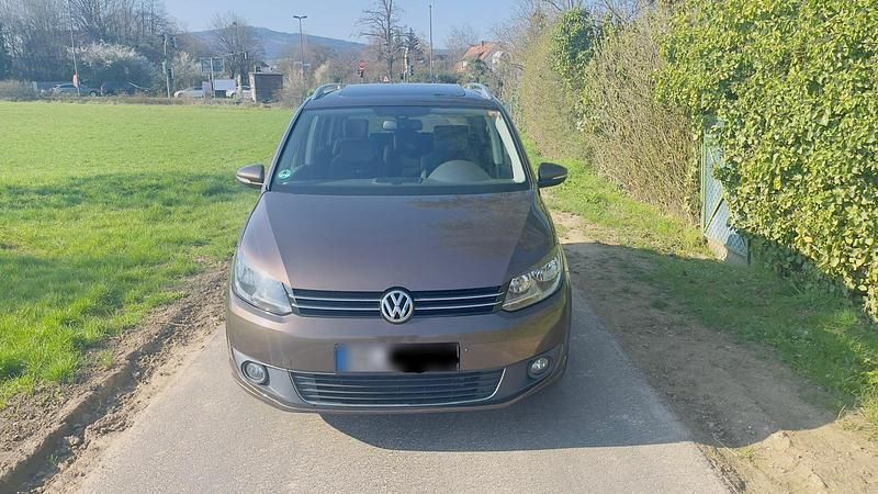 Gebraucht VW Touran Highline 140 PS (102 kW) 2012 Braun Van / Kleinbus