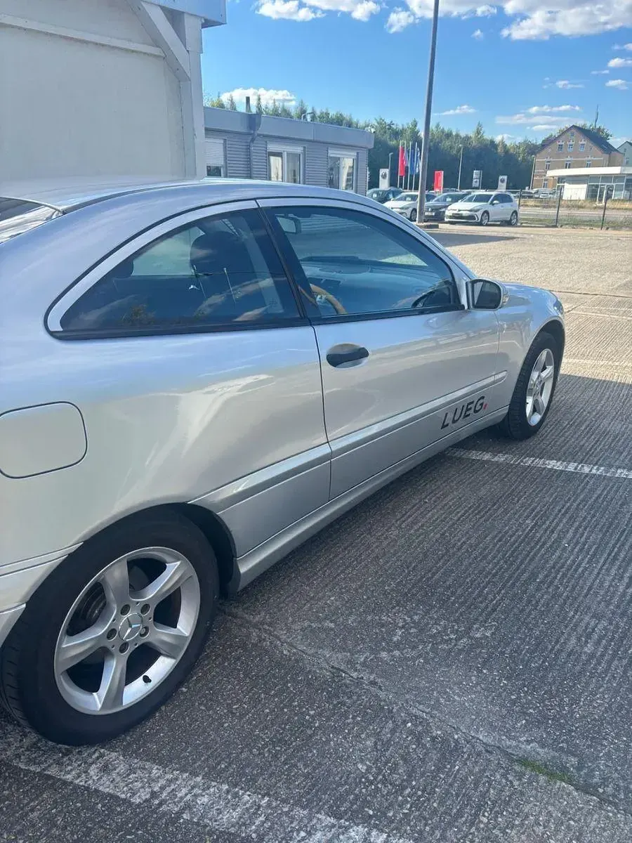 Gebraucht Mercedes CLC200 163 PS (119 kW) 2007 Silber Coupé