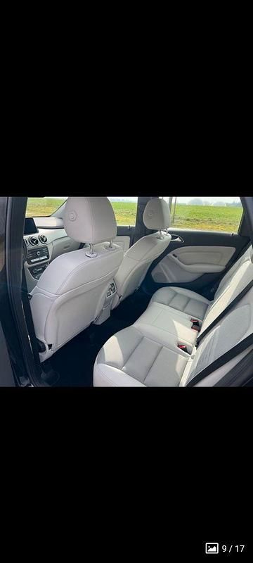 Gebraucht Mercedes B200 136 PS (100 kW) 2015 Schwarz Kleinwagen