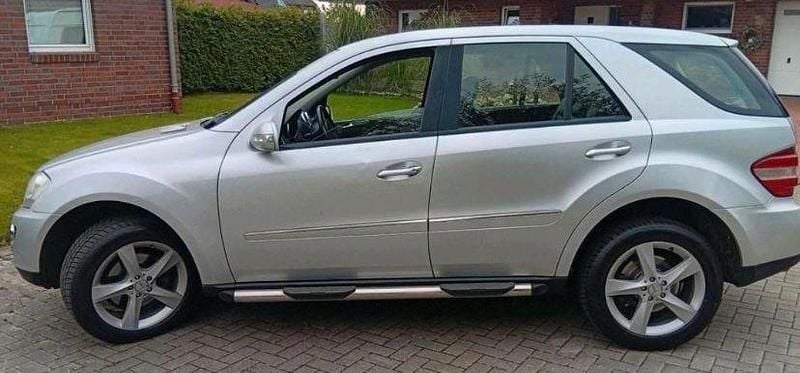 Silber Gebraucht 2006 Mercedes ML280 SUV | 4.649 € (Guter Preis) - Bild 1/4
