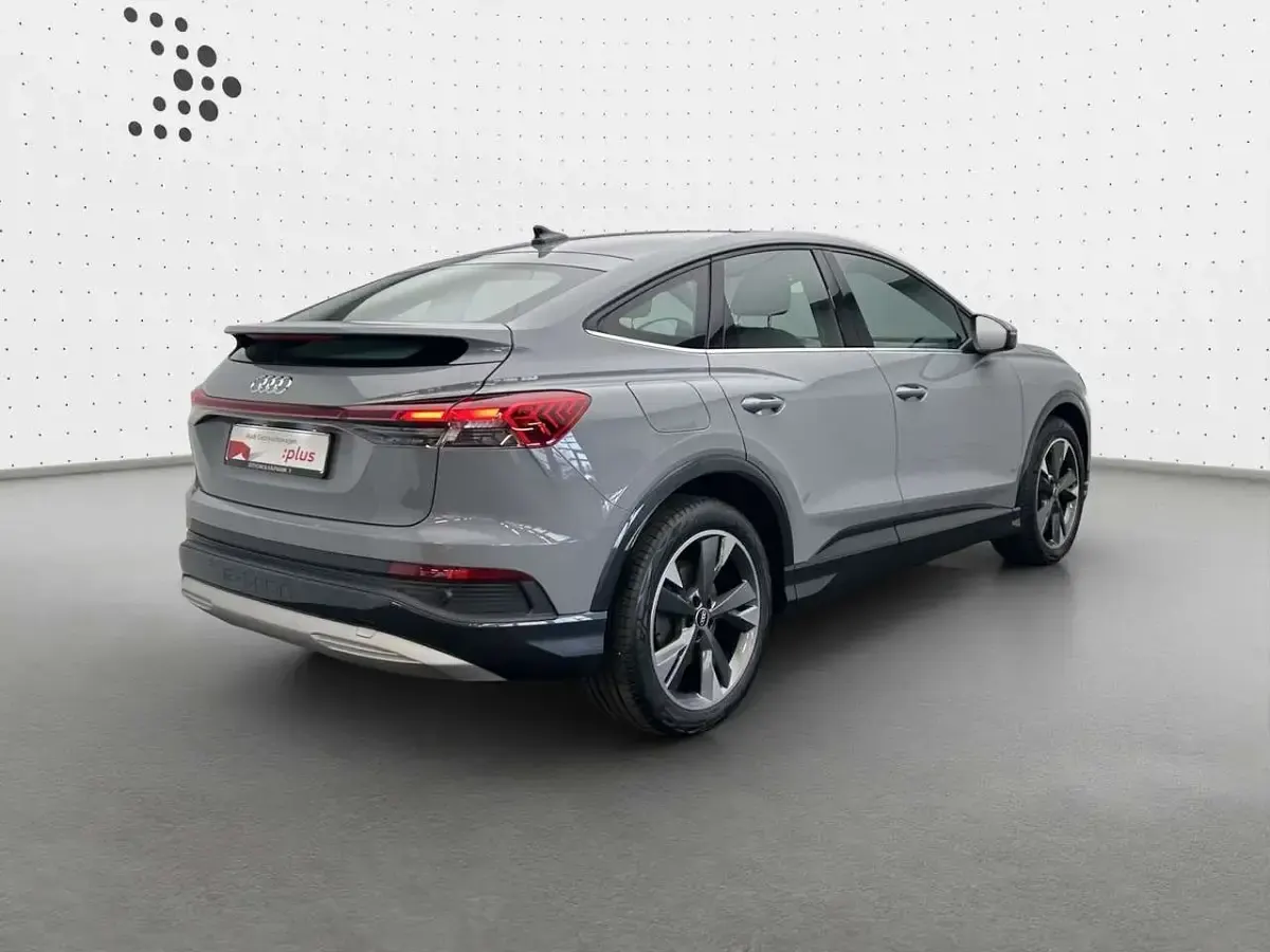 Second-hand Audi Q4 e-tron 150 kW (204 CP) 2022 Gri SUV