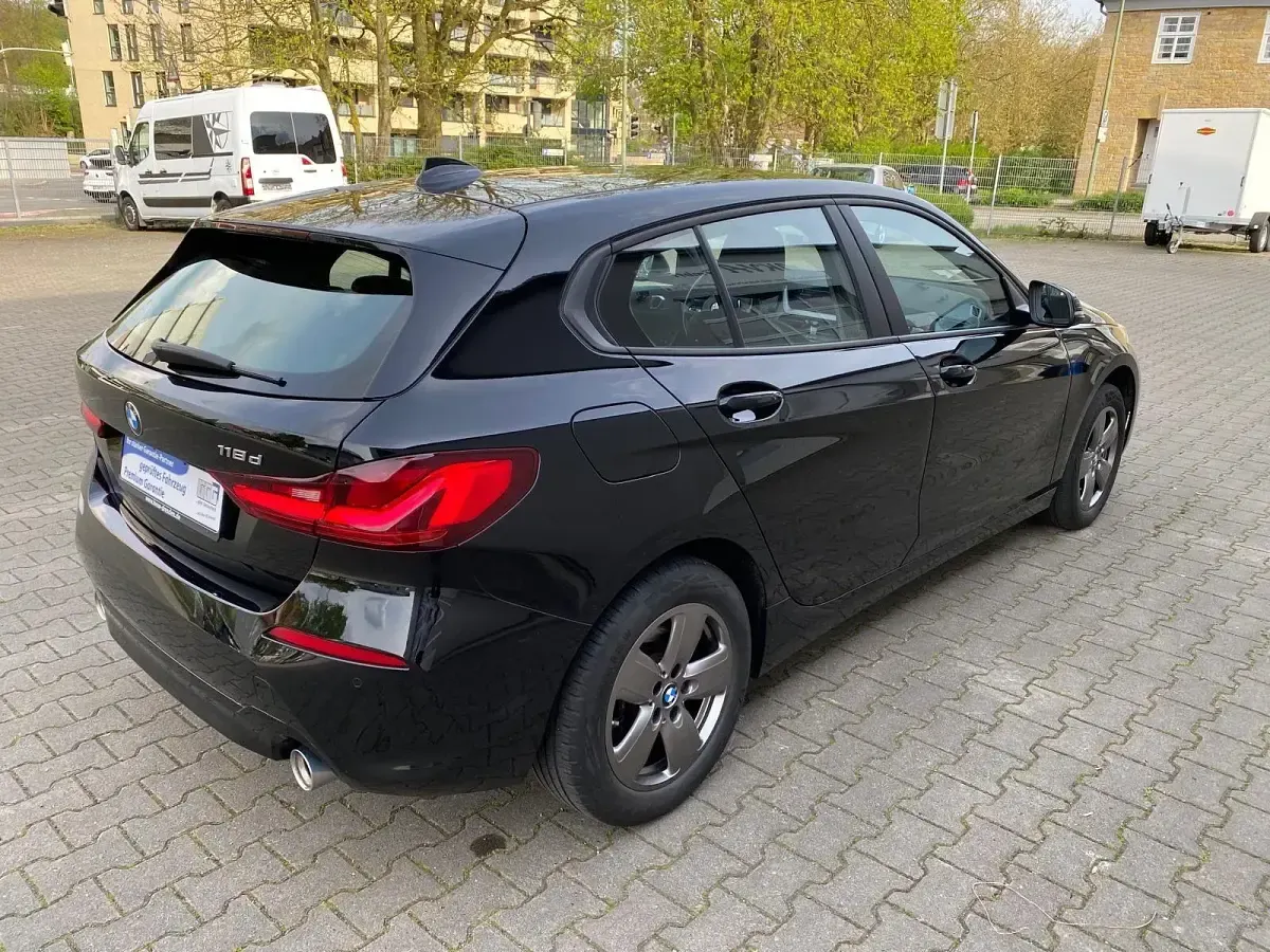 Gebraucht BMW 118 Advantage 150 PS (110 kW) 2023 Schwarz Kleinwagen