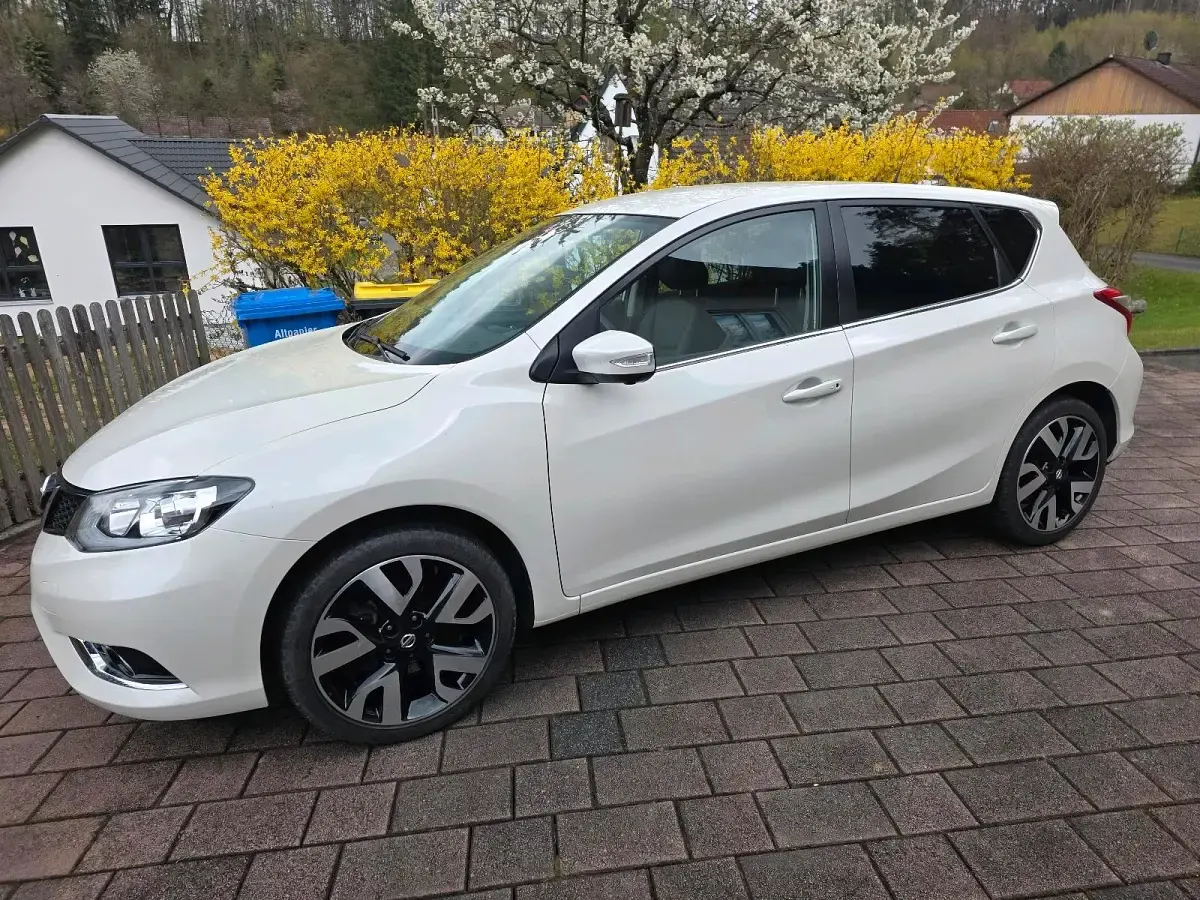 Gebraucht Nissan Pulsar Tekna 116 PS (85 kW) 2018 Weiß Kleinwagen
