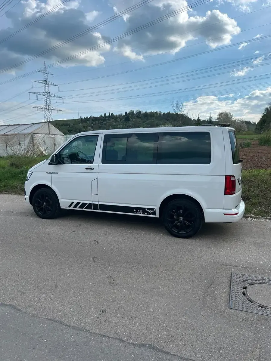Gebraucht VW Multivan Trendline 150 PS (110 kW) 2018 Weiß Van / Kleinbus