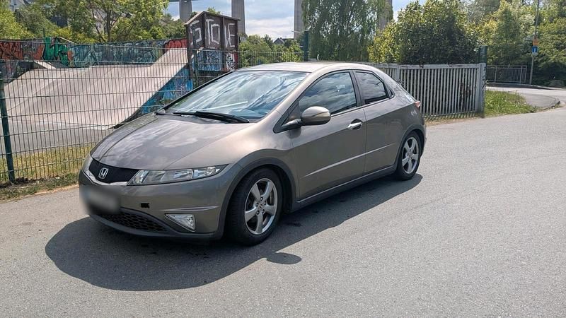Grau Gebraucht 2007 Honda Civic Limousine | 1.600 € (Superpreis) - Bild 1/4