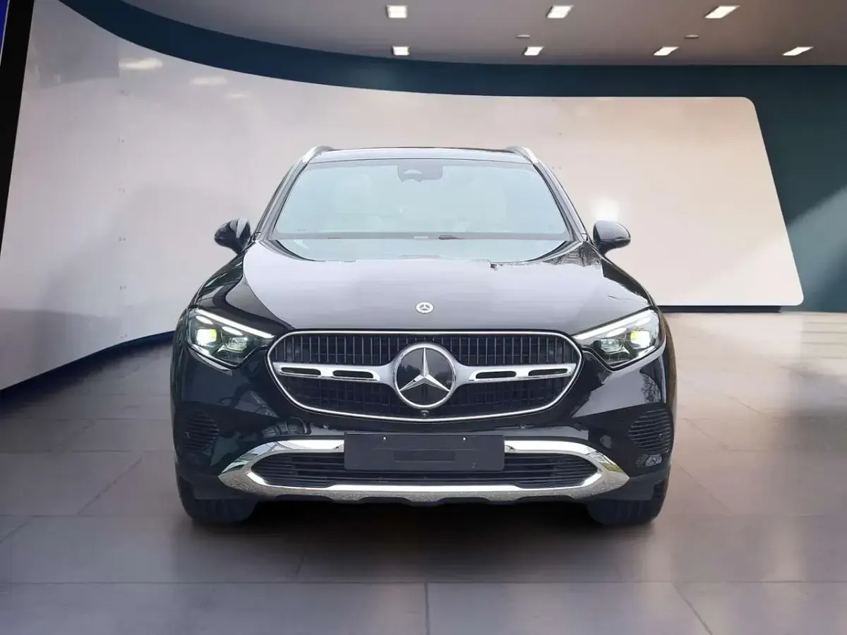 Neu Mercedes GLC220 Premium 197 PS (144 kW) 2026 Obsidianschwarz  metalliclack SUV