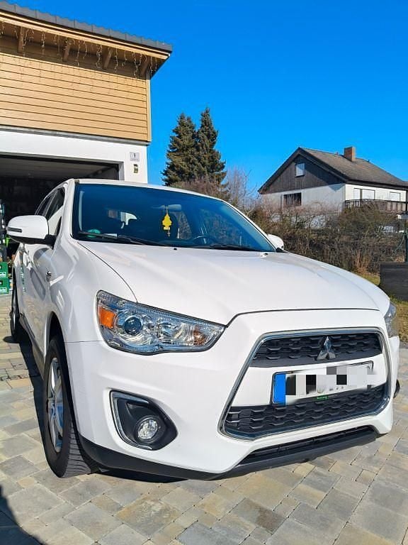 Gebraucht Mitsubishi ASX Diamant Edition 117 PS (86 kW) 2015 Weiß SUV
