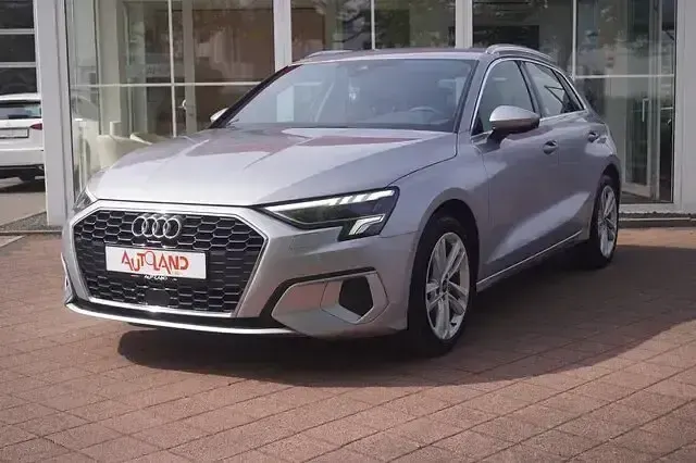 Gebraucht Audi A3 Ambiente 110 PS (80 kW) 2023 Andere Limousine