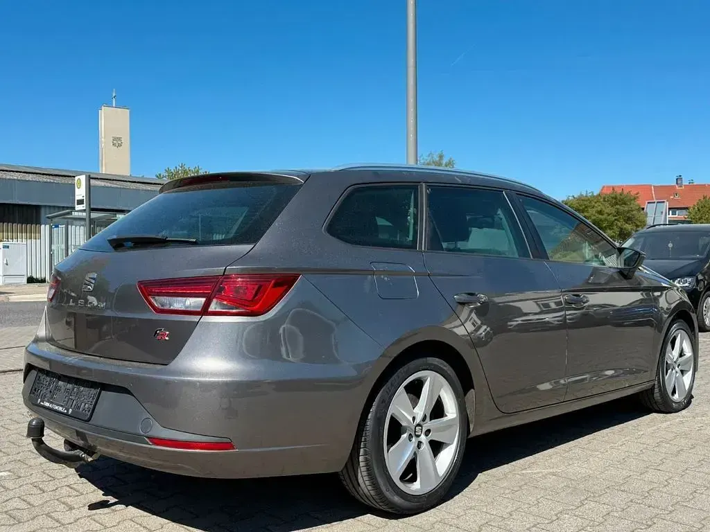 Używany Seat Leon ST FR-Line 184 KM (135 kW) 2015 Szary Kombi