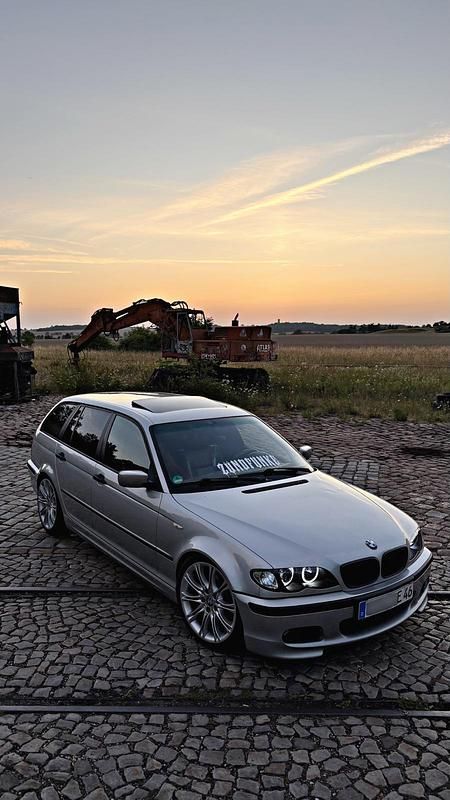 Silber Gebraucht 2005 BMW 318 M Sport Kombi | 3.200 € (Etwas zu teuer) - Bild 1/4