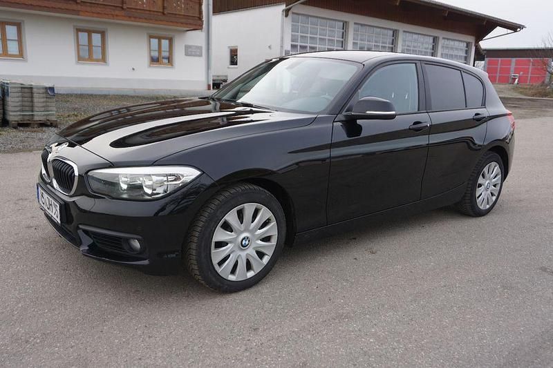 Schwarz Gebraucht 2017 BMW 118 Advantage Kleinwagen | 10.800 € (Superpreis) - Bild 1/4