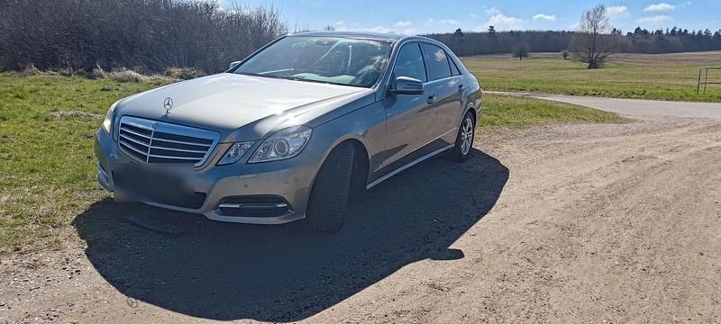 Second-hand Mercedes E250 204 CP (150 kW) 2012 Gri Berlinǎ