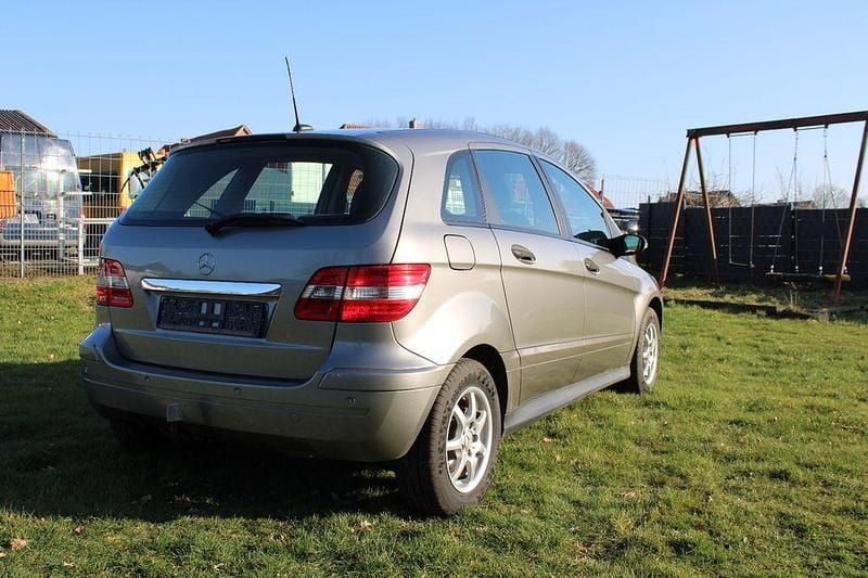 Gebraucht Mercedes B170 116 PS (85 kW) 2005 Grau Van / Kleinbus