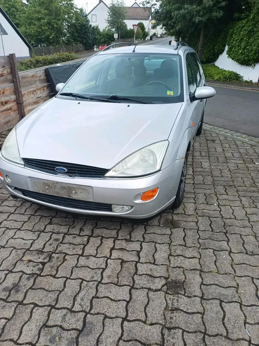 Gebraucht Ford Focus 101 PS (74 kW) 1999 Silber Kombi