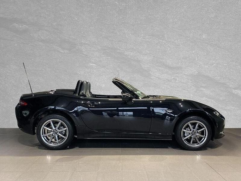 Neu Mazda MX5 Exclusive-Line 132 PS (97 kW) 2025 Jet black Cabrio