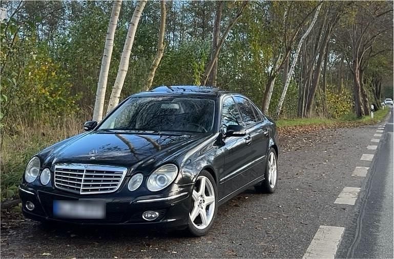 Schwarz Gebraucht 2008 Mercedes E320 Avantgarde Limousine | 6.000 € (Fairer Preis) - Bild 1/4