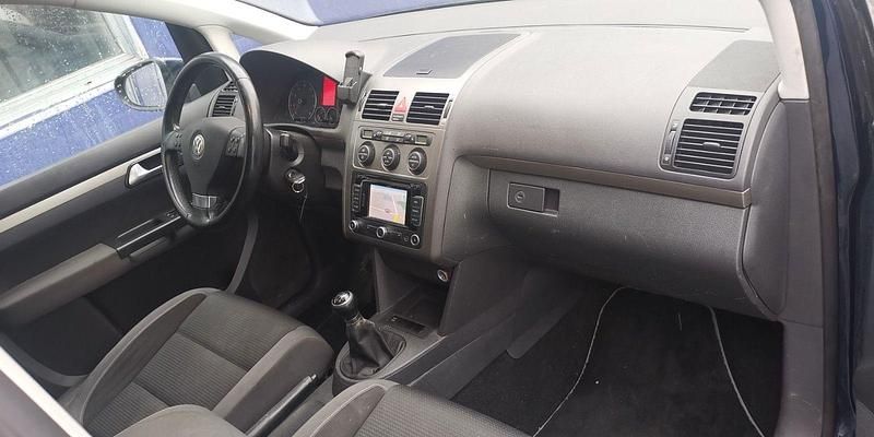 Gebraucht VW Touran 140 PS (102 kW) 2010 Blau Van / Kleinbus