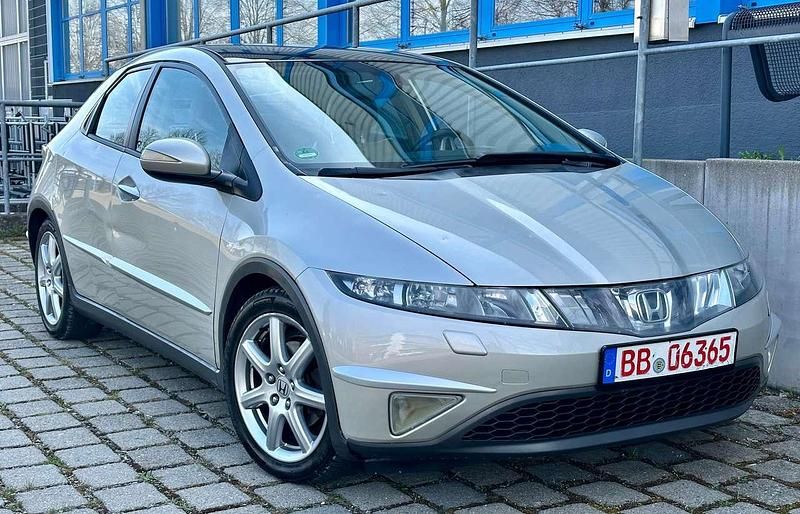 Gebraucht Honda Civic 140 PS (102 kW) 2006 Champagne silver m. Kleinwagen
