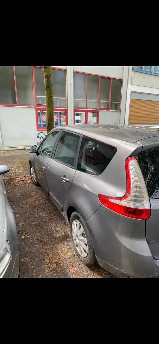 Gebraucht Renault Scénic 130 PS (95 kW) 2009 Grau Van / Kleinbus