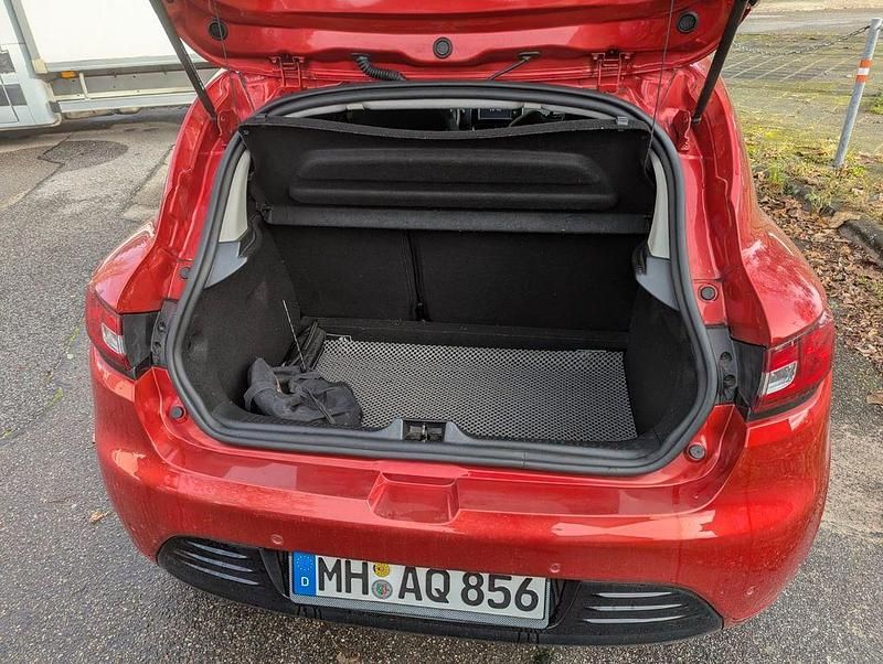 Gebraucht Renault Clio IV LIMITED 90 PS (66 kW) 2019 Rot Limousine