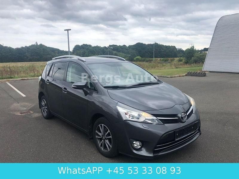 Grau Gebraucht 2014 Toyota Verso Van / Kleinbus | 5.200 € (Fairer Preis) - Bild 1/4
