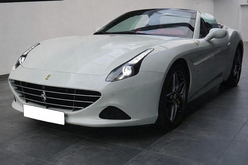 Gebraucht Ferrari California 560 PS (411 kW) 2017 Bianco avus Cabrio