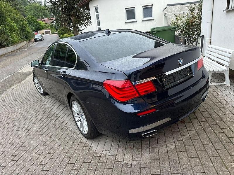 Gebraucht BMW 740 306 PS (225 kW) 2011 Schwarz Limousine