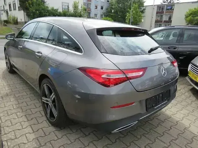 Gebraucht Mercedes CLA220 Shooting Brake 190 PS (139 kW) 2021 Mountaingrau  met. Kombi