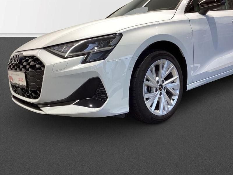 Gebraucht Audi A3 Advanced 116 PS (85 kW) 2025 Gletscherweiß metallic Limousine