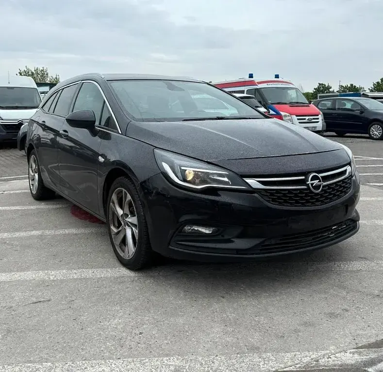 Usata Opel Astra Dynamic 136 CV (100 kW) 2016 Nero Station wagon