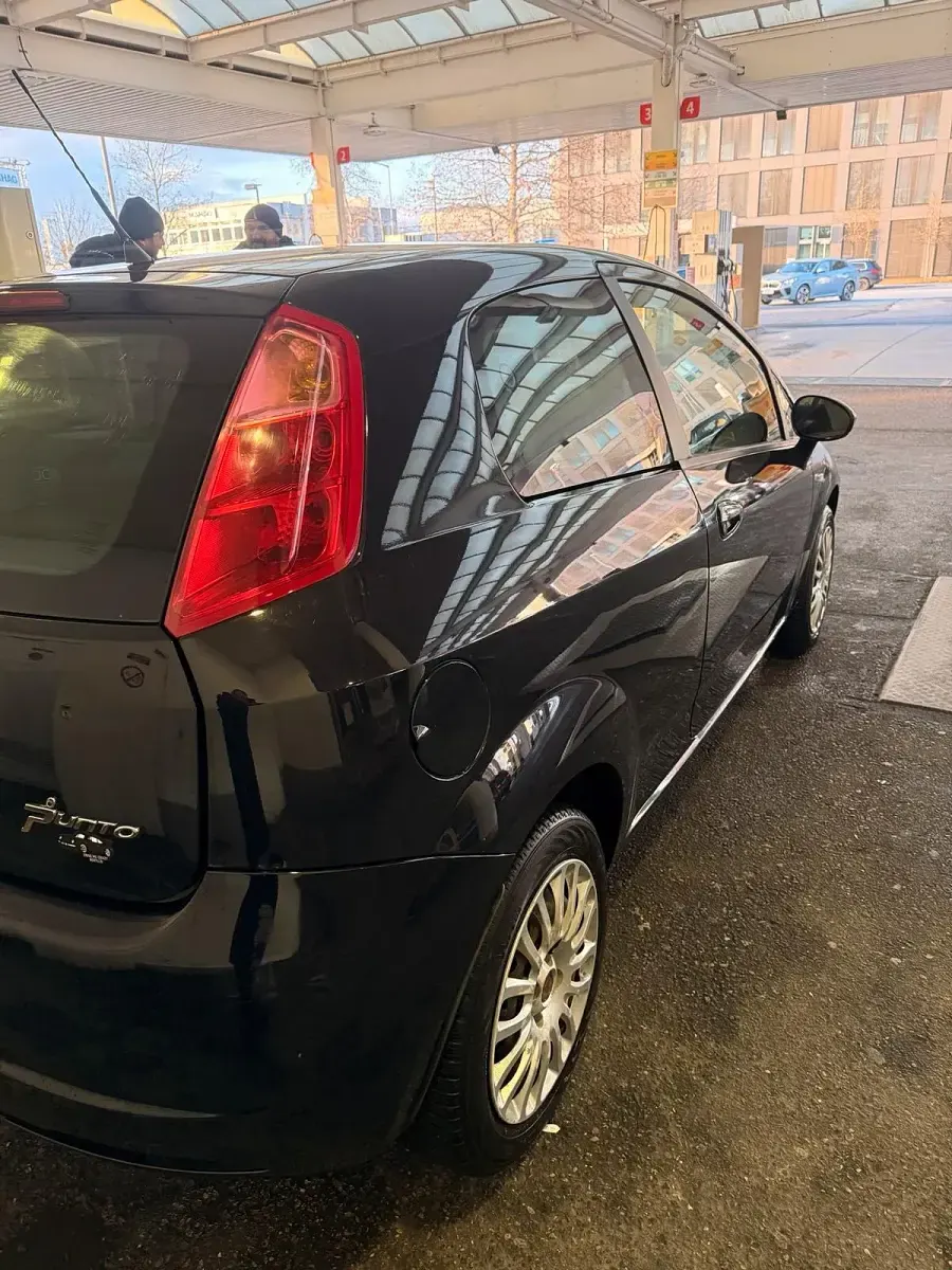 Gebraucht Fiat Punto 79 PS (58 kW) 2009 Blau Kleinwagen