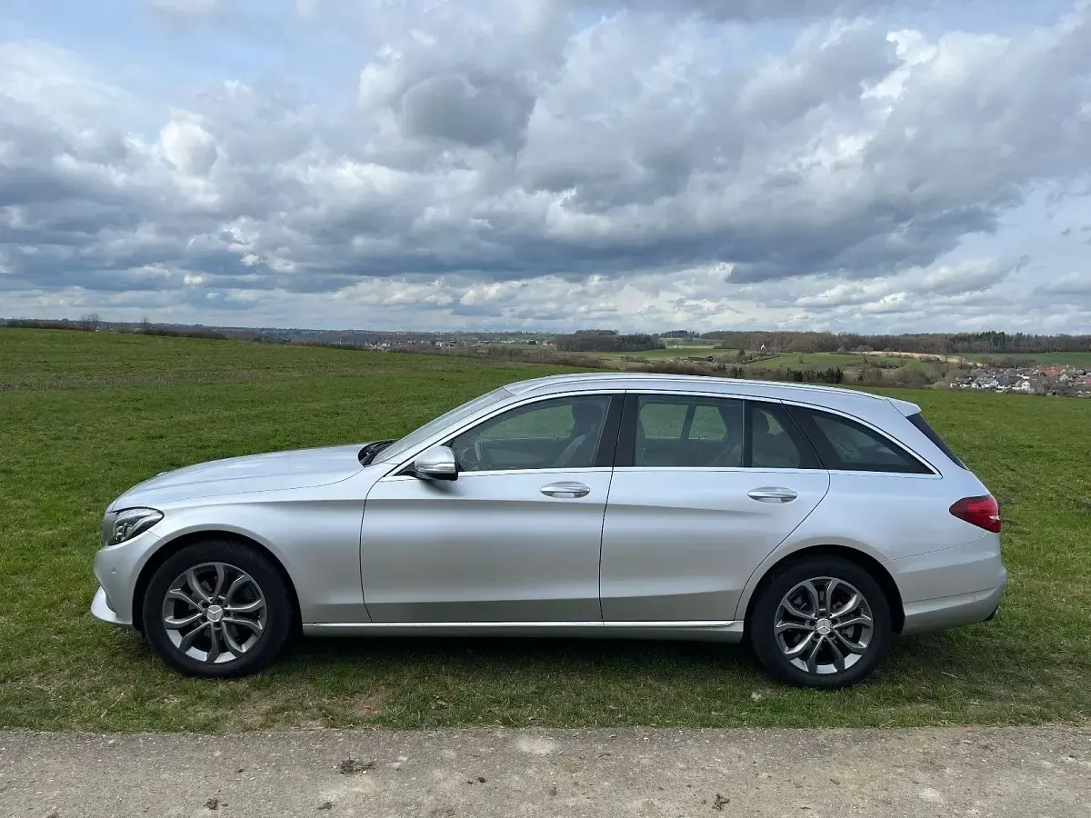 Gebraucht Mercedes 220 170 PS (125 kW) 2015 Silber Limousine