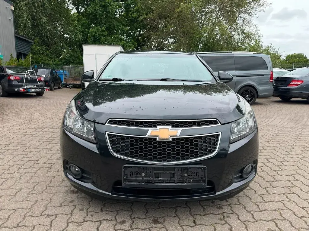 Gebraucht Chevrolet Cruze LT 124 PS (91 kW) 2011 Schwarz Kleinwagen
