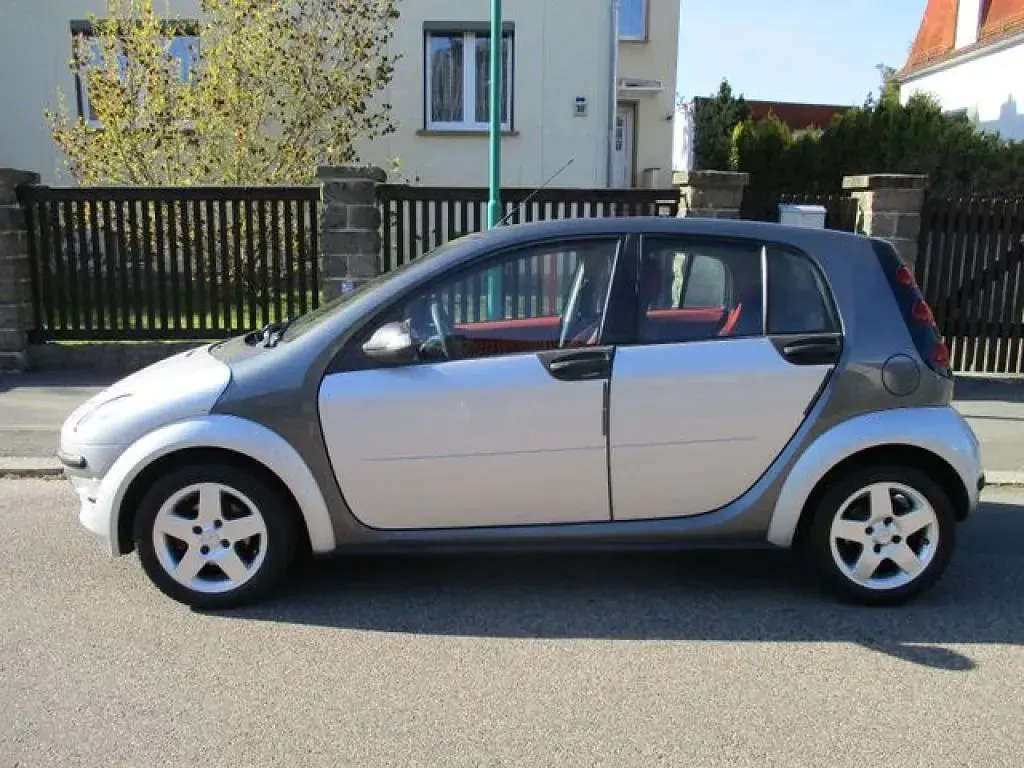 Usata Smart ForFour 109 CV (80 kW) 2005 Argento Utilitaria